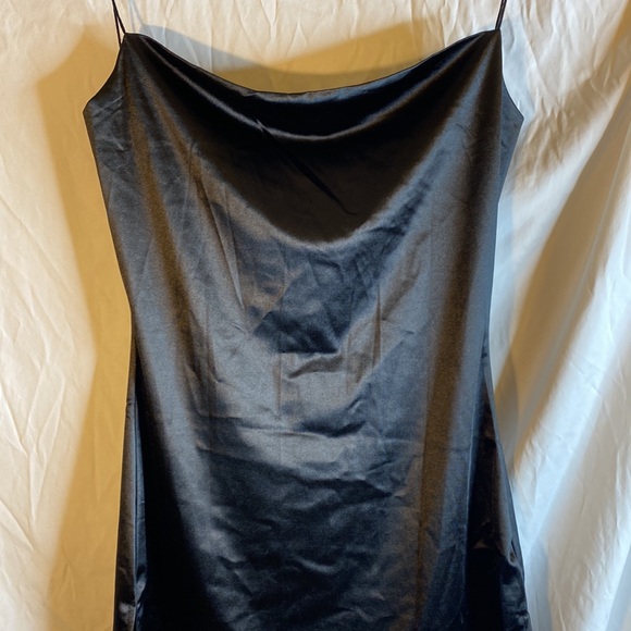 Zaful woman’s satin slip dress size. L - Picture 4 of 7